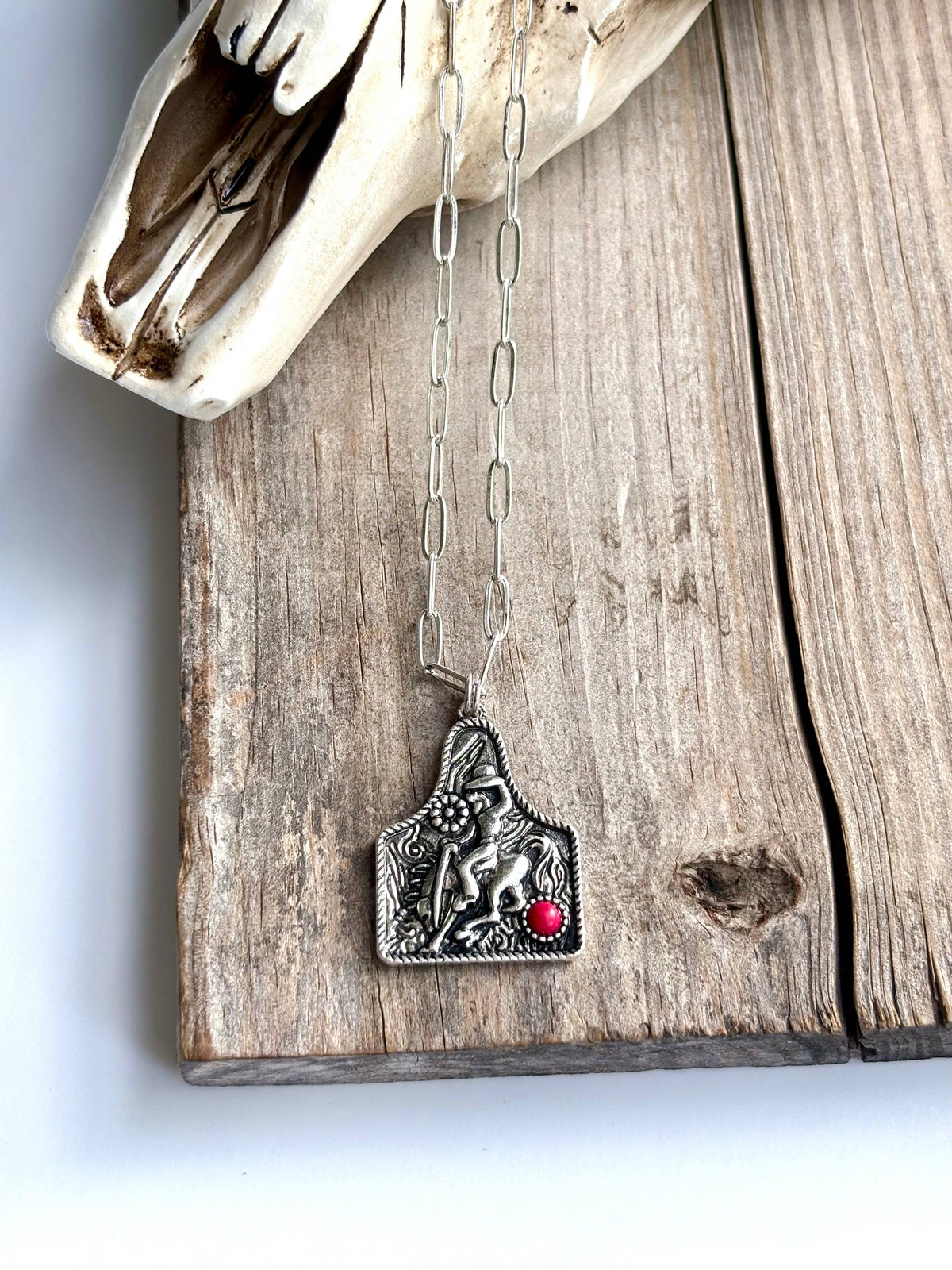 EARTAG Pendant Stone Chain Necklace