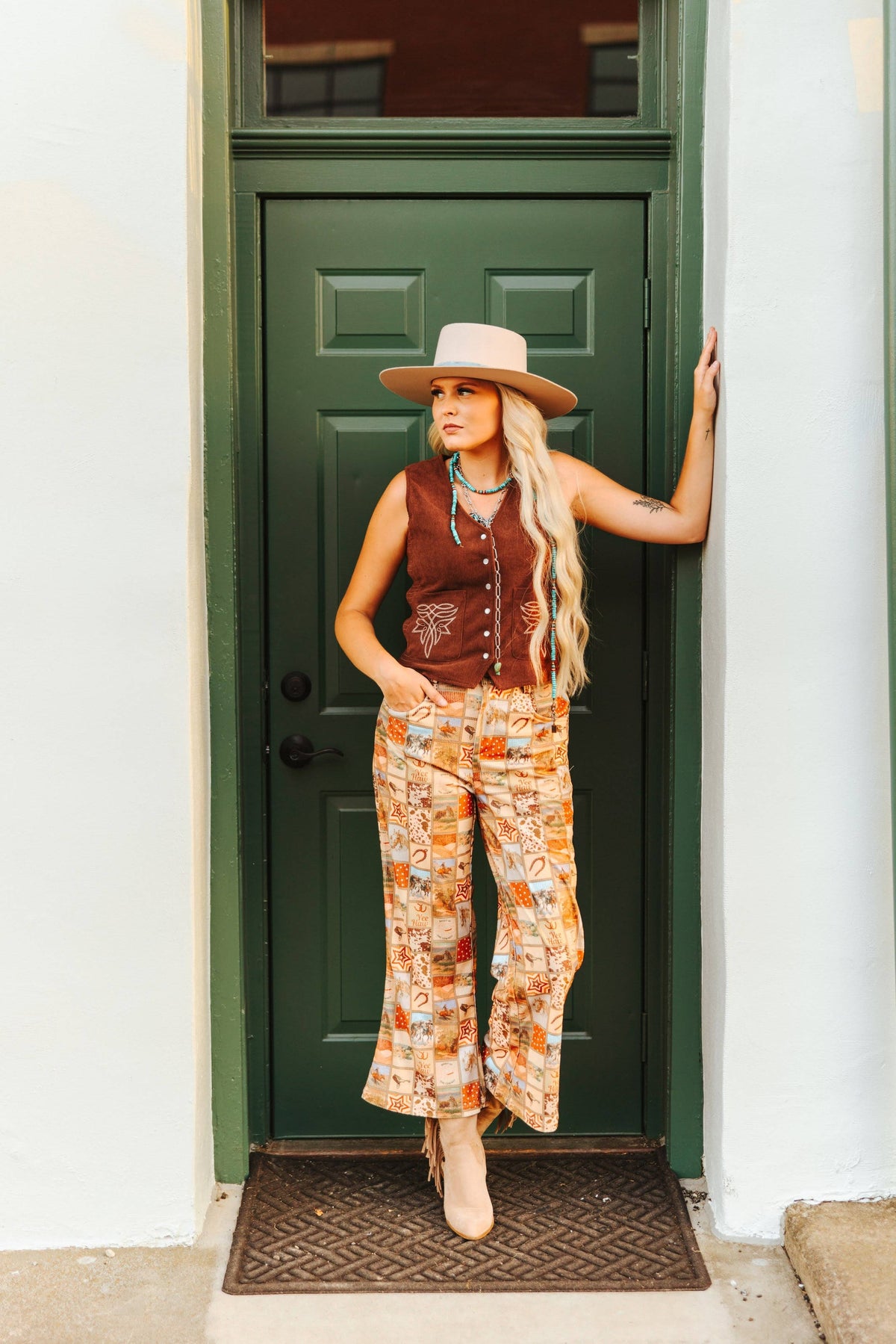 TH160 BROWN CORD PEARL SNAP VEST(7 Pieces)