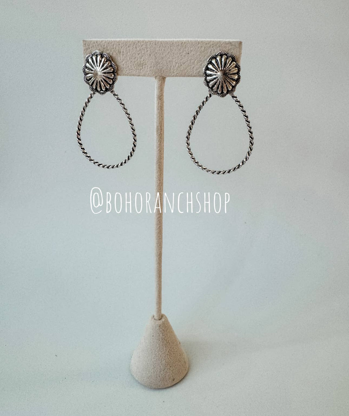 Twisted Textured Hoop Conch