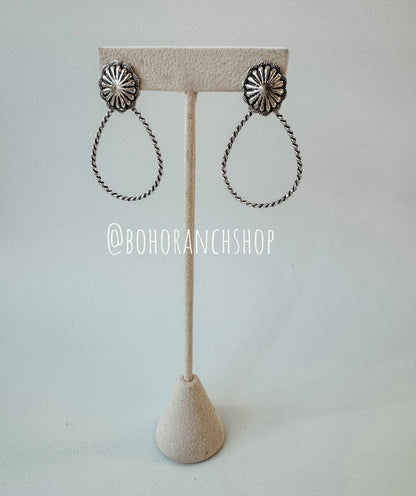 Twisted Textured Hoop Conch