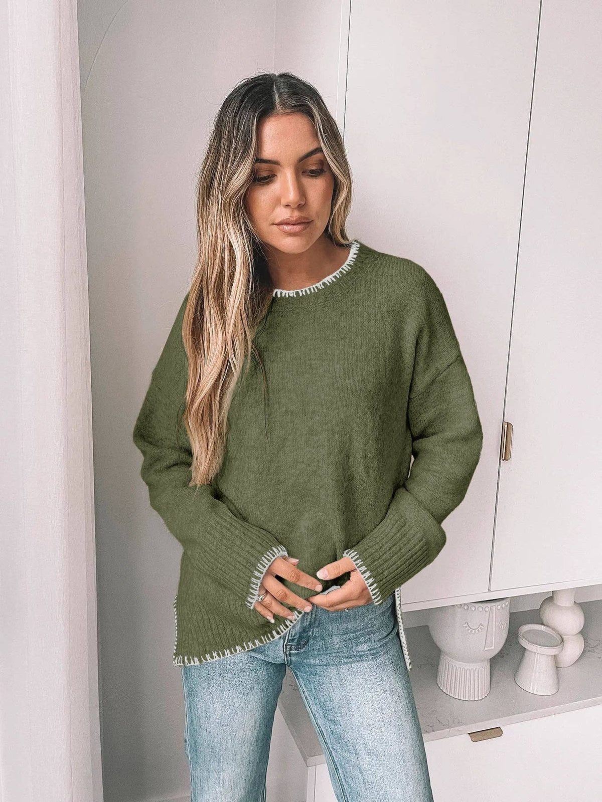 Knit Sweater with Contrast Trim – Casual & Cozy